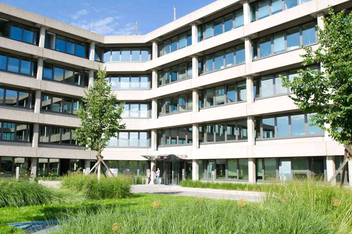 Über fintego Bürogebäude der FNZ Bank in Aschheim bei München